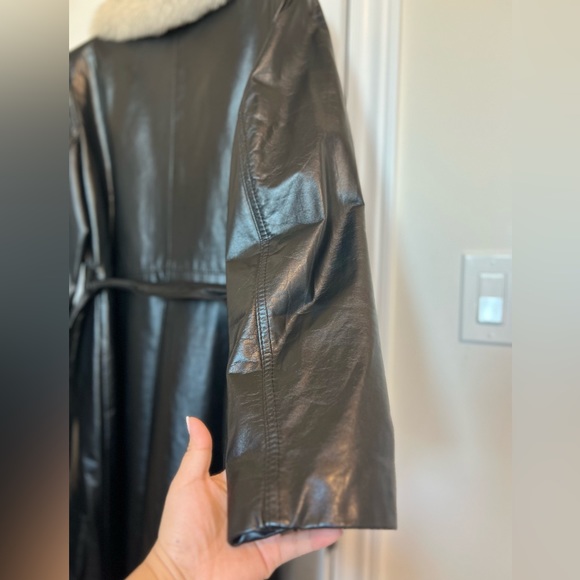 Vintage 60’s Leather Attic Made in Canada - Picture 9 of 11